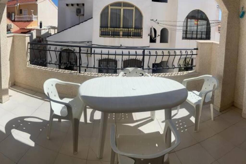 Tranquila Apartment Torrevieja Bagian luar foto